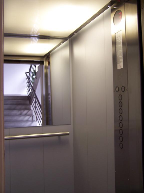 Apartment Sinko - Free Garage Parking, Central, 2 Bedrooms 4 Single Beds, Flexi Check-Out Budapest Exterior photo